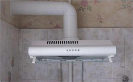 L'installation de hottes d'évacuation des voisins entraîne un nettoyage prématuré de la ventilation Hotte de cuisinière