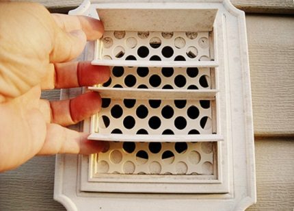 Protection contre les animaux pénétrant dans le conduit