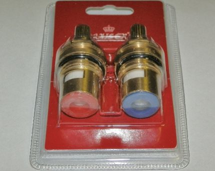 Beschriftete Achskästen