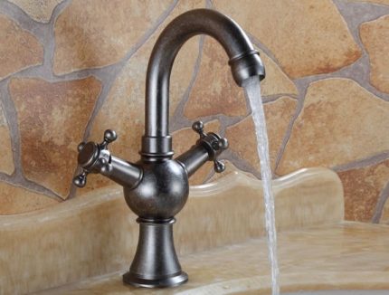 Misturador de válvula dupla