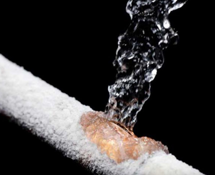 La probabilité de dommages à l'approvisionnement en eau sans chauffe-eau La pipe a éclaté