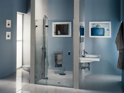 Cabine de douche sans bordures