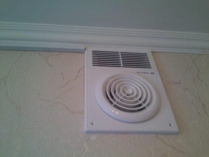 Grille de ventilation double