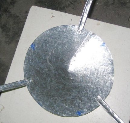 Peças de bricolage para instalar o defletor em uma chaminé Pés para prender o capô