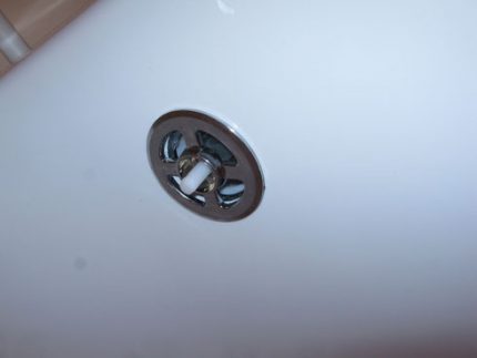 Équipement de débordement de piège à eau