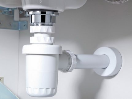 Piège à eau pour assainissement