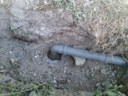 Éléments façonnés pour la pose de tuyaux d'égout dans le sol Tuyau d'égout