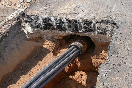 Pose de tuyaux de perforation sans tranchée Câble dans l'étui