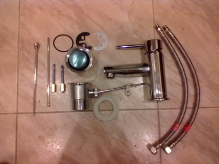 Mischer mit Armaturen