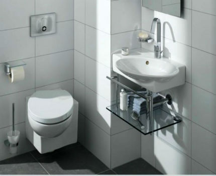 Köşe Askılı Tuvalet