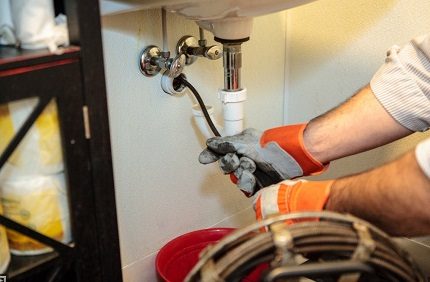 Mechanical pipe cleaning Mechanical pipe cleaning