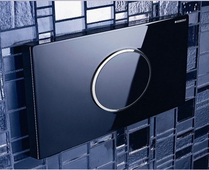 Bir düğmenin arkasına gizlenmiş revizyon deliği