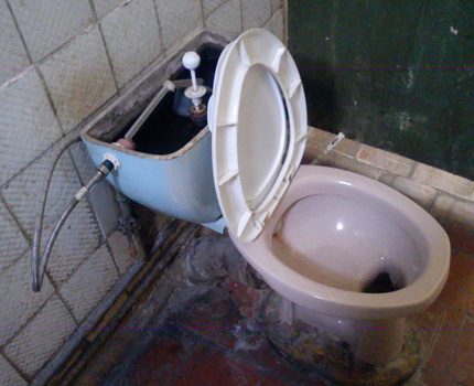 How to remove rusted fixture of an old toilet bowl A grinder may come in handy to dismantle an old toilet