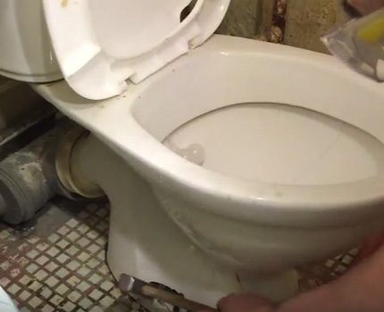 What to do if bolts from an old toilet bowl are not removed When the bolts are tight
