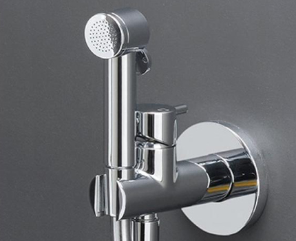 Gießkanne mit Mischer zur Verwendung anstelle eines Bidet Hygiene Gießkanne