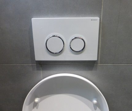 Reservatório com dois botões Reservatório com dois botões