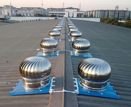 Ventilation duct for large rooms