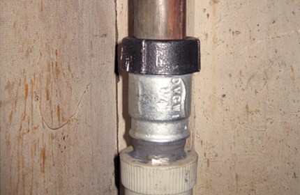 Couplings for mounting straight pipe segments