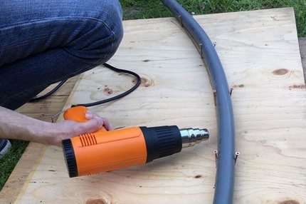 Cintrage d'un tuyau en polyéthylène déformé