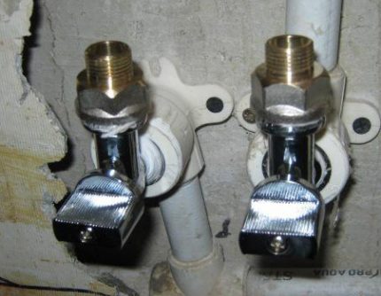 Water sockets for connecting the mixer and installing it on the sink Water supply pipes