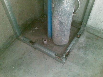 Fixation du cadre au sol