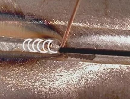 Couture simple dans le plan inférieur