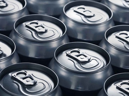 Die Verwendung von Aluminiumdosen zur Reinigung des Schornsteins Gläser zum Reinigen