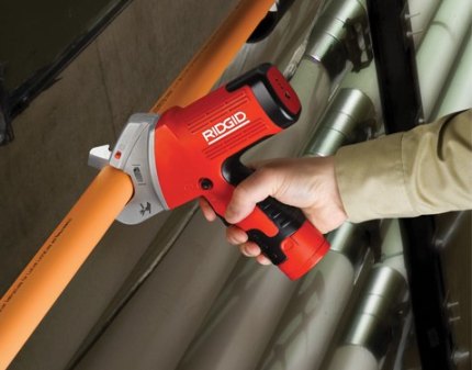 Coupe-tube à guillotine sans fil Coupe-tube à guillotine sans fil