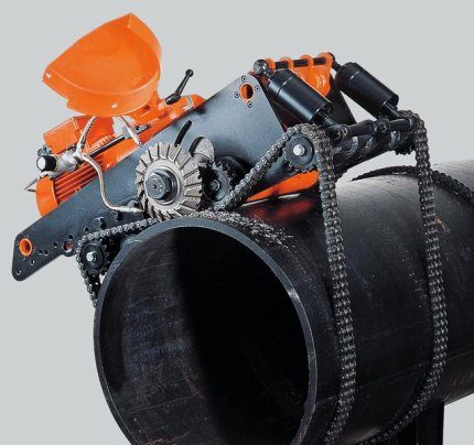 Coupe-tube denté avec tendeur de chaîne Coupe-tube denté avec tendeur de chaîne