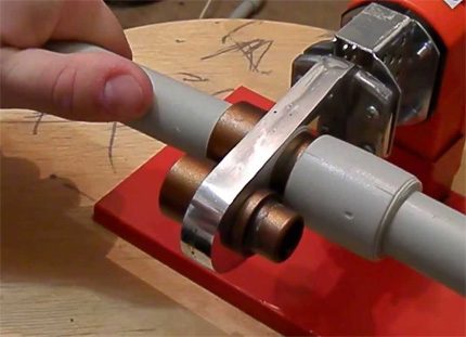 Soudage de tuyaux en plastique