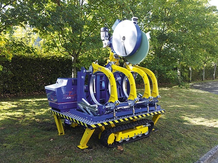 Machine automatique pour souder des tuyaux en polyéthylène