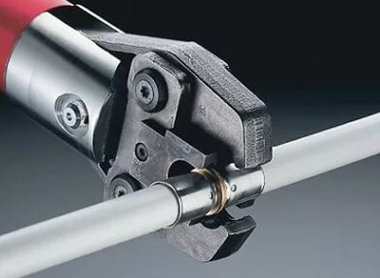 Test de pression des tuyaux en plastique