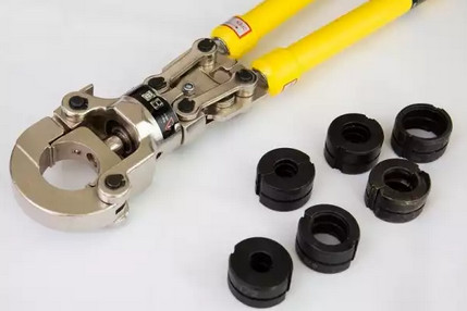 Alicates de pressão e bocais de diferentes diâmetros