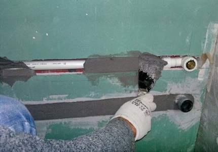 Installation de tuyaux dissimulés