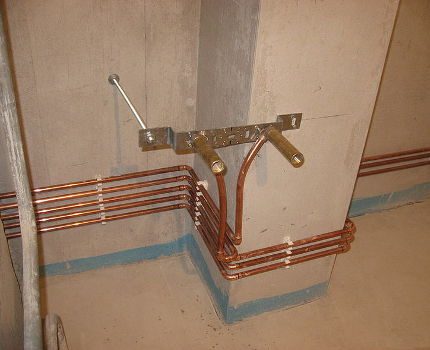 Copper pipes for wiring in the apartment of the water supply system Copper water pipes