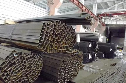 Tuyaux avec section de profil