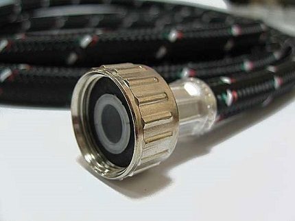 Tuyau d'entrée renforcé