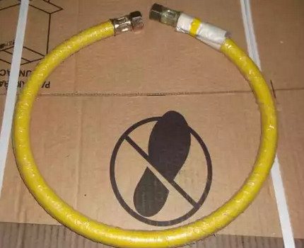 Tuyau de raccordement pour plaque