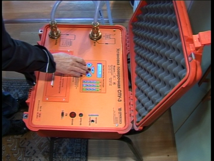 Ausrüstung zur Überprüfung des Messgeräts ohne Ausbau