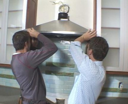 Um eine teure Haube zu installieren, ist es besser, einen Spezialisten einzuladen Anschlussdiagramm der Haube