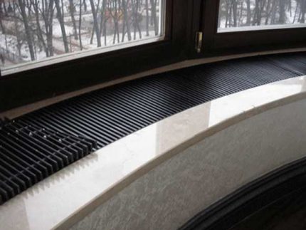 Existem modelos de convectores incorporados para instalação no peitoril da janela Convector no peitoril da janela