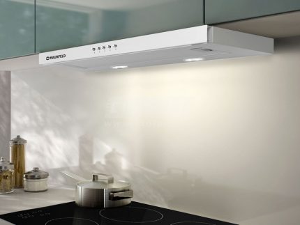 Les hottes ont un mode de ventilation par intervalles Hottes de cuisinière modernes