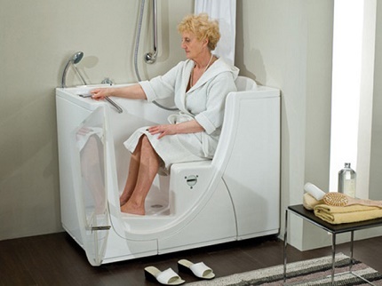 La commodité d'un bain assis