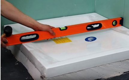 Receveur de douche prêt à l'emploi