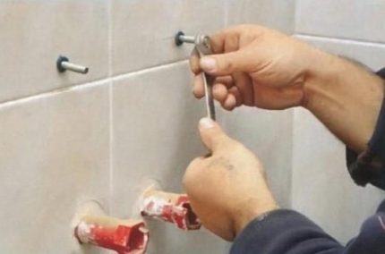 Saplama tutucularının montajı