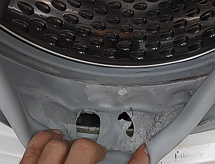 Trous dans le brassard d'acide citrique