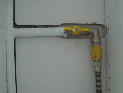 Robinet déguisé dans le placard