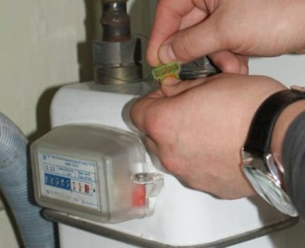 Le représentant du service de gaz doit mettre un sceau sur le compteur Joint sur le compteur de gaz