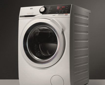 Le fabricant met régulièrement à jour la gamme de machines à laver AEG L9FEC49S