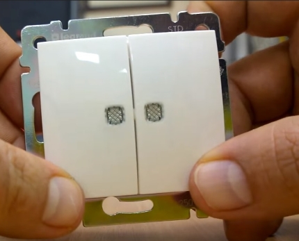 Zwei-Wege-Durchgangsschalter-Frontplatte Zwei-Wege-Durchgangsschalter-Frontplatte